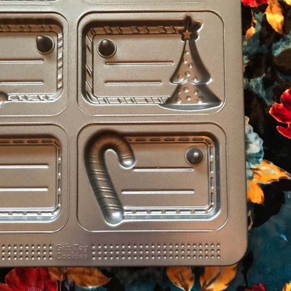 Gift Tag Cookie Sheet - Picture 6 of 11